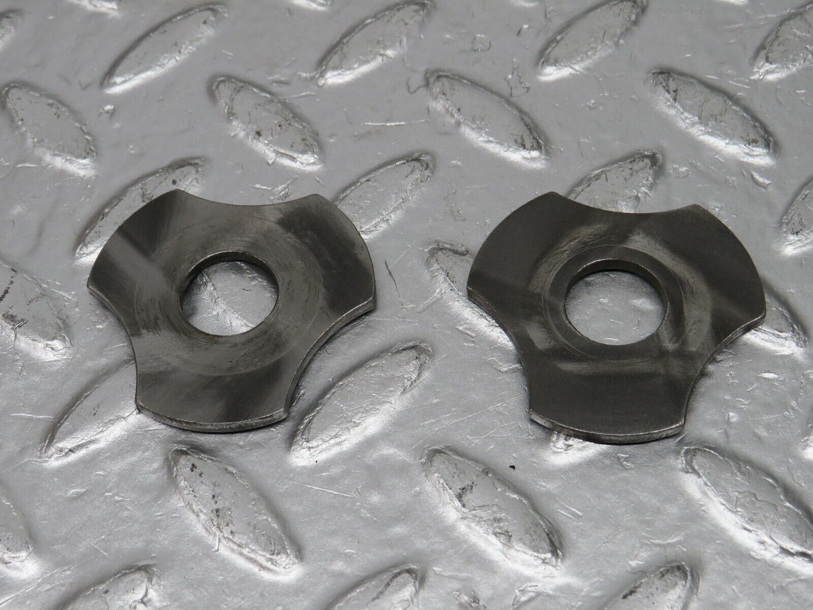 33017 Mercedes-Benz C107 R107 350 V8 Wheel Hub Locking Cap