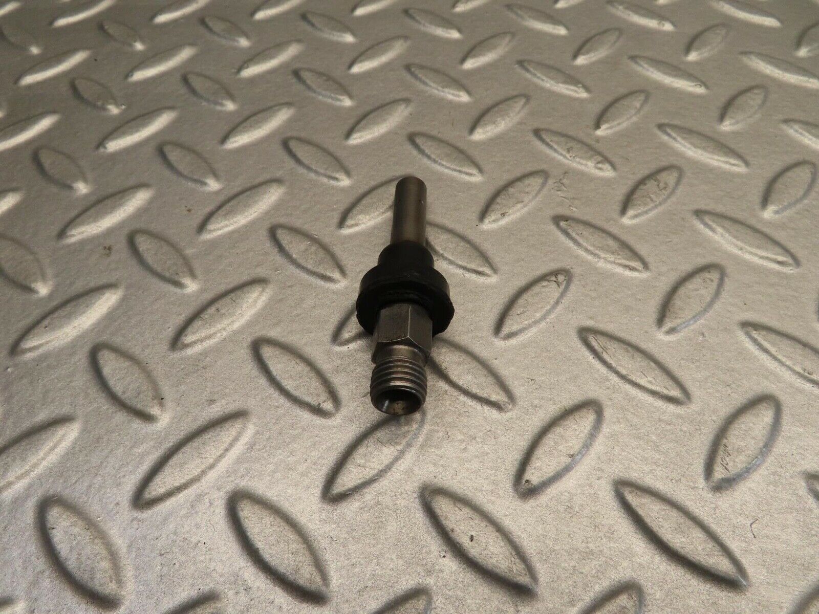 11730 Mercedes-Benz R107 450SL Fuel Injector Bosch