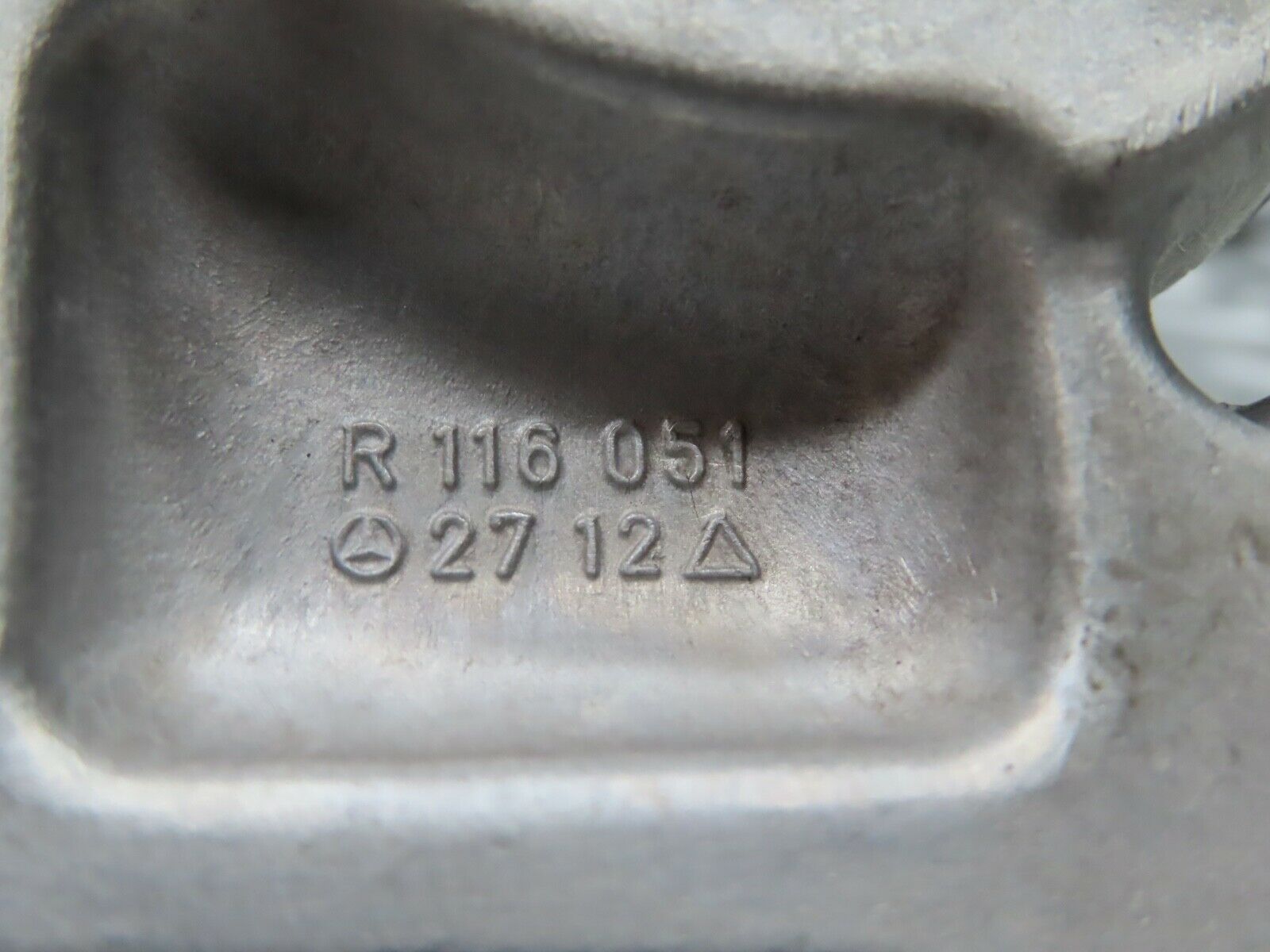 20645 Mercedes-Benz R107 450SL Camshaft Tower Bearing 1160512712