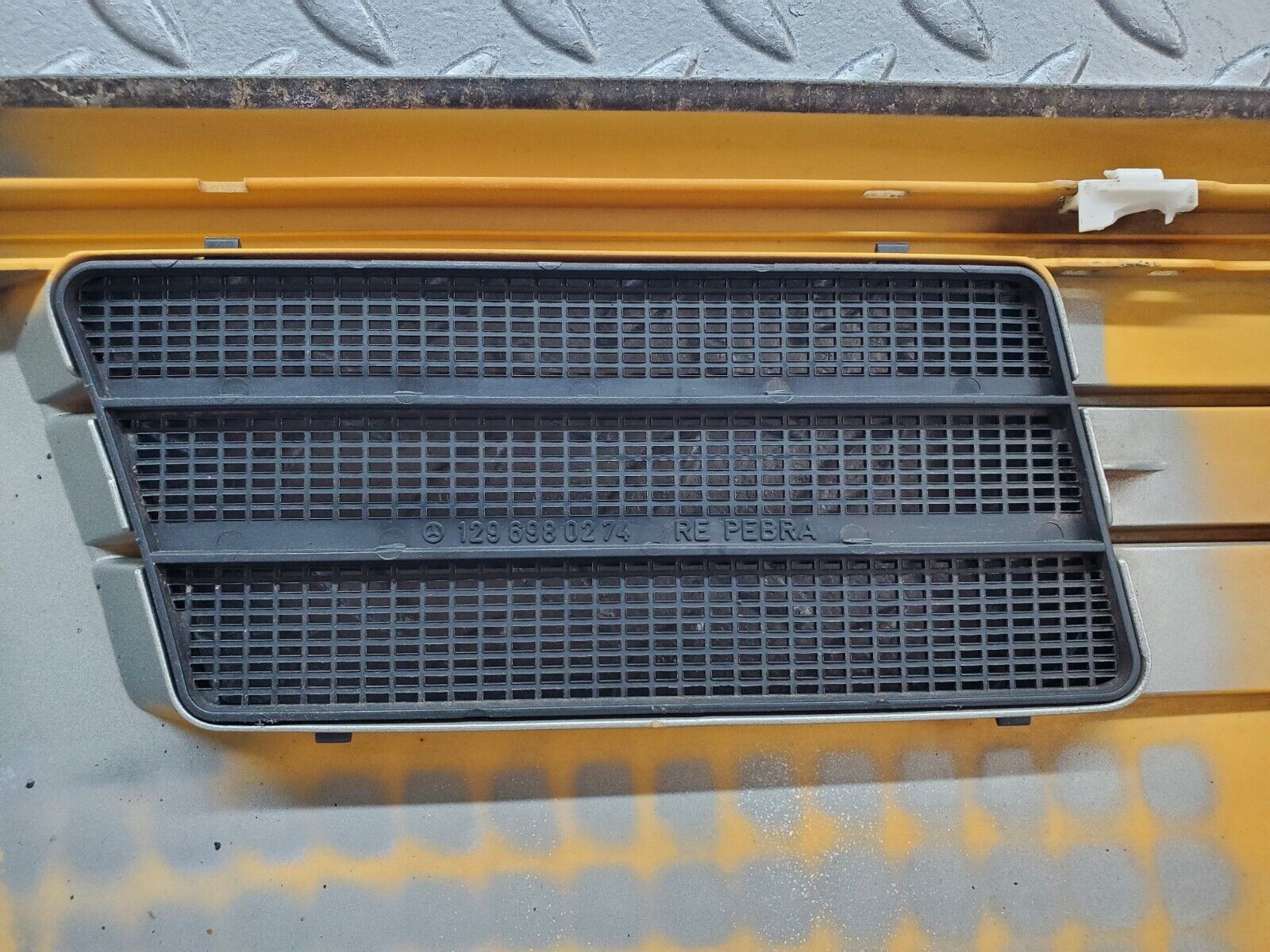 45035 Mercedes-Benz R129 300SL Coupe Front Right Fender Wing Panel 1296900240 1296980274