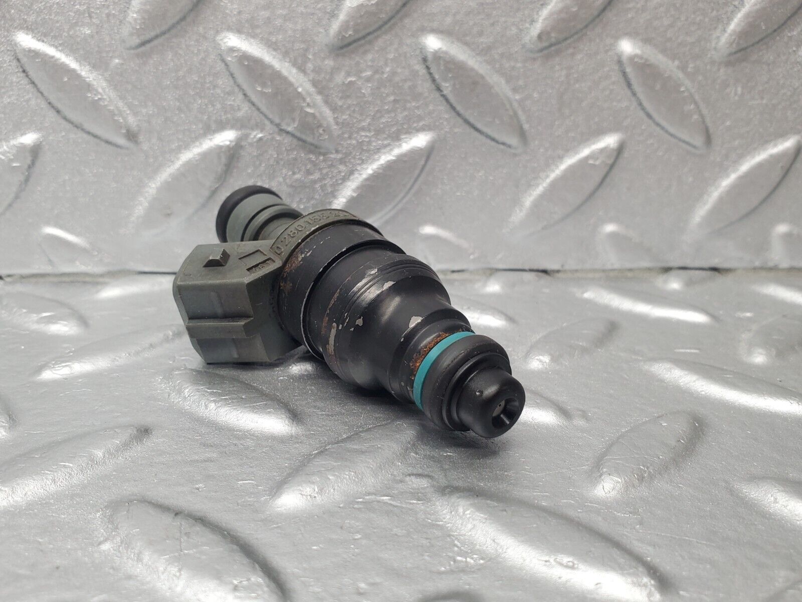 46244 Mercedes-Benz W124 280E Fuel Injector Bosch 0280155209 0000787323