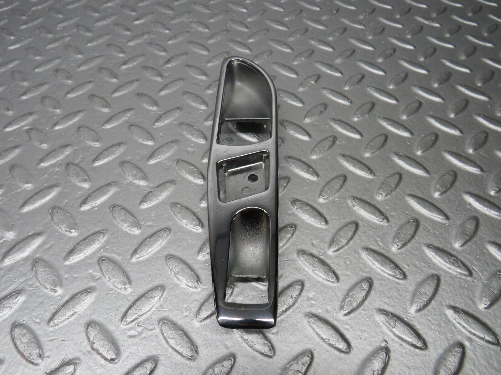 39127 Mercedes-Benz R107 500SL Interior Door Handle Chrome Surround Right
