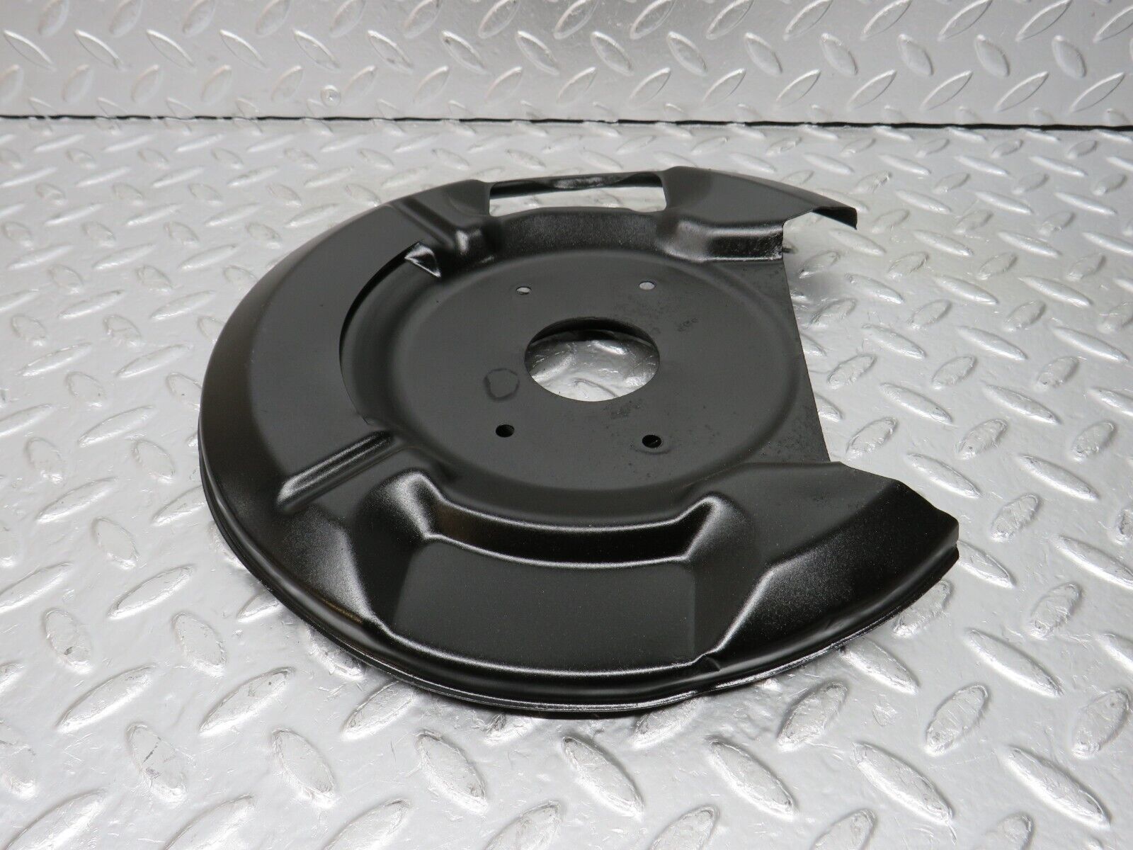 33018 Mercedes-Benz C107 R107 350 V8 Front Right Brake Disc Protection Plate