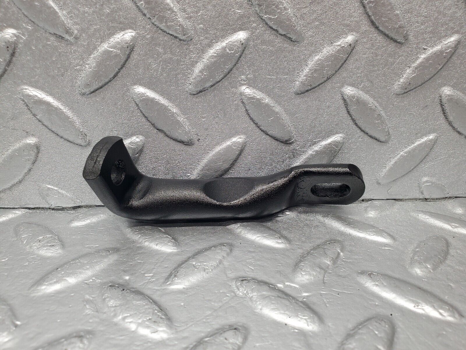 46647 Mercedes-Benz C123 280CE Coupe Power Steering Pump Holder Bracket