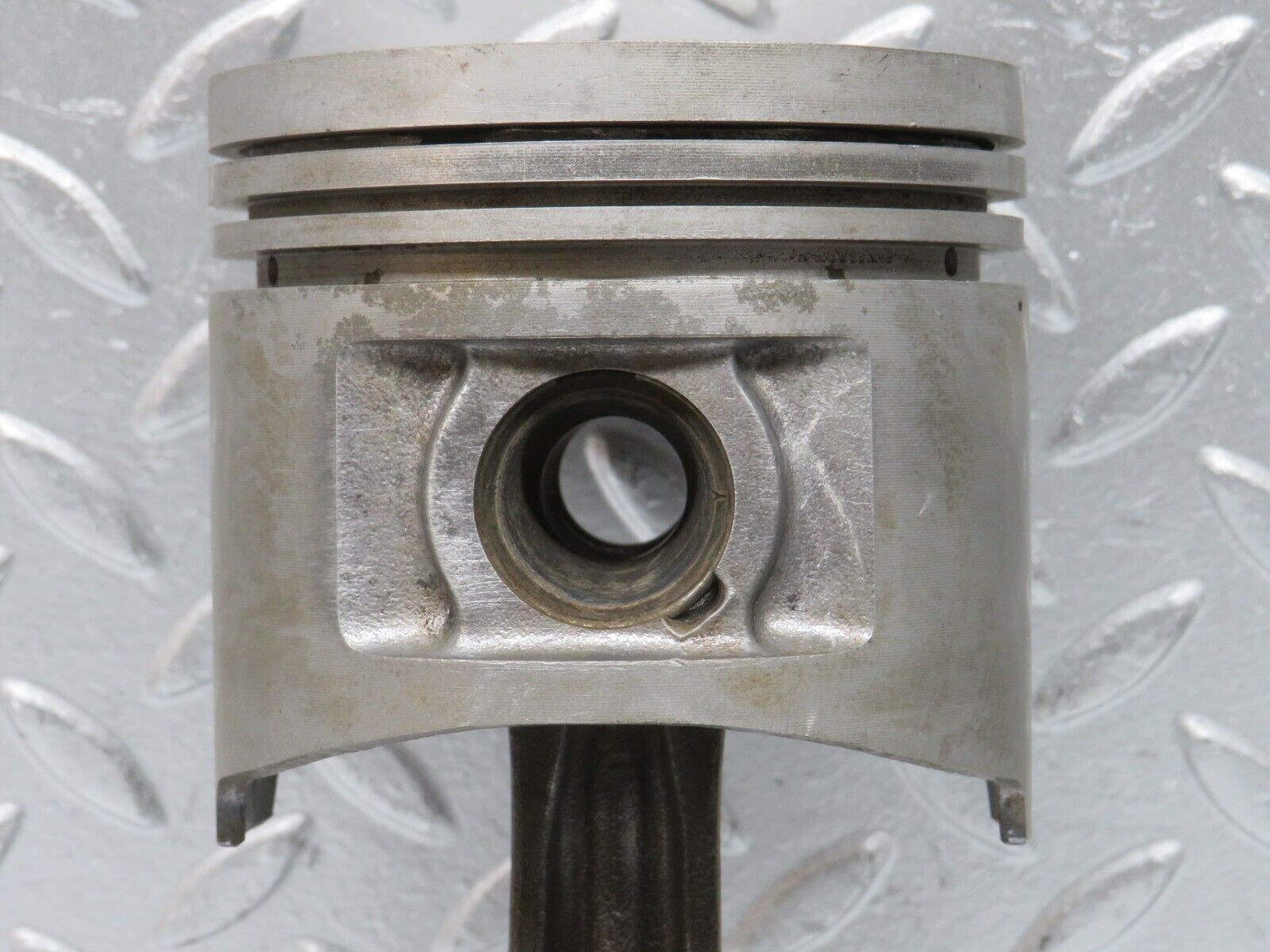 32772 Mercedes-Benz C107 R107 350 V8 Piston With Connecting Rod 92mm 11607