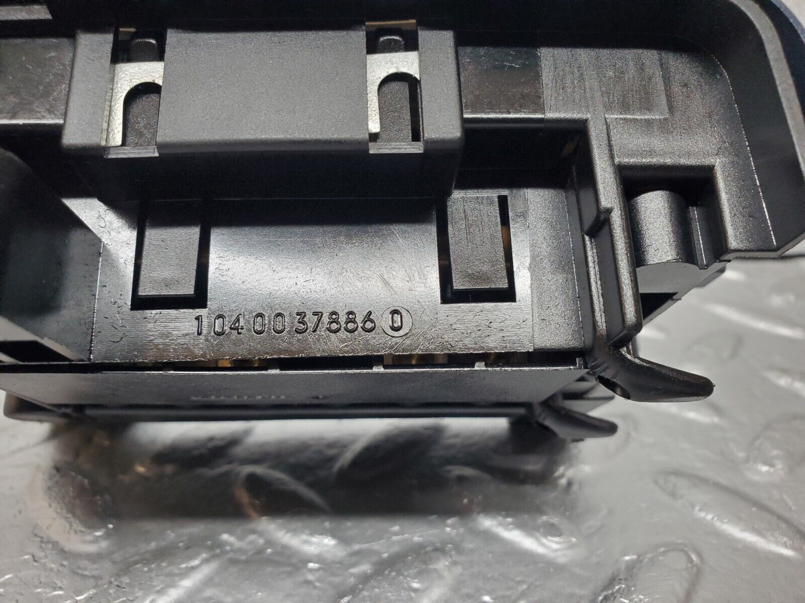 45001 Mercedes-Benz R129 300SL Coupe Fuse Box Lid 1040037886 1295400450