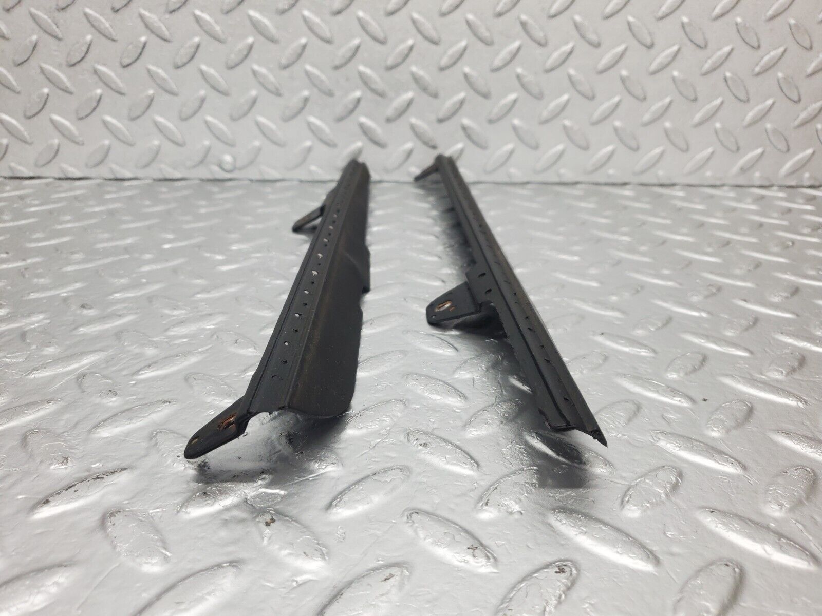 46148 Mercedes-Benz W124 Sunroof Rubber Cover 1407800292 1407800192