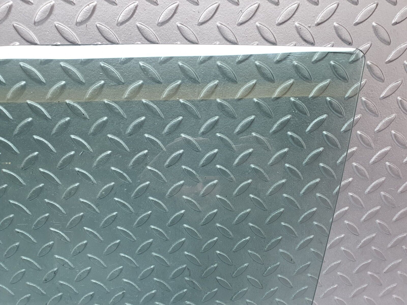 42869 Mercedes-Benz W201 190 2.0L Front Left Door Window Glass