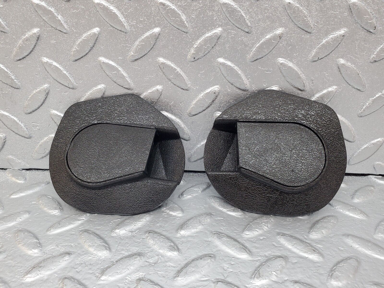 44463 Mercedes-Benz W123 280E Seat Belt Runner Cover Trim 2x Black 1239192520 1239192920 1239192620 1239193020