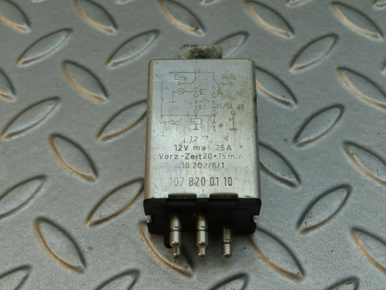 4959 Mercedes-Benz R107 350SL Heated Window Relay 1078200110