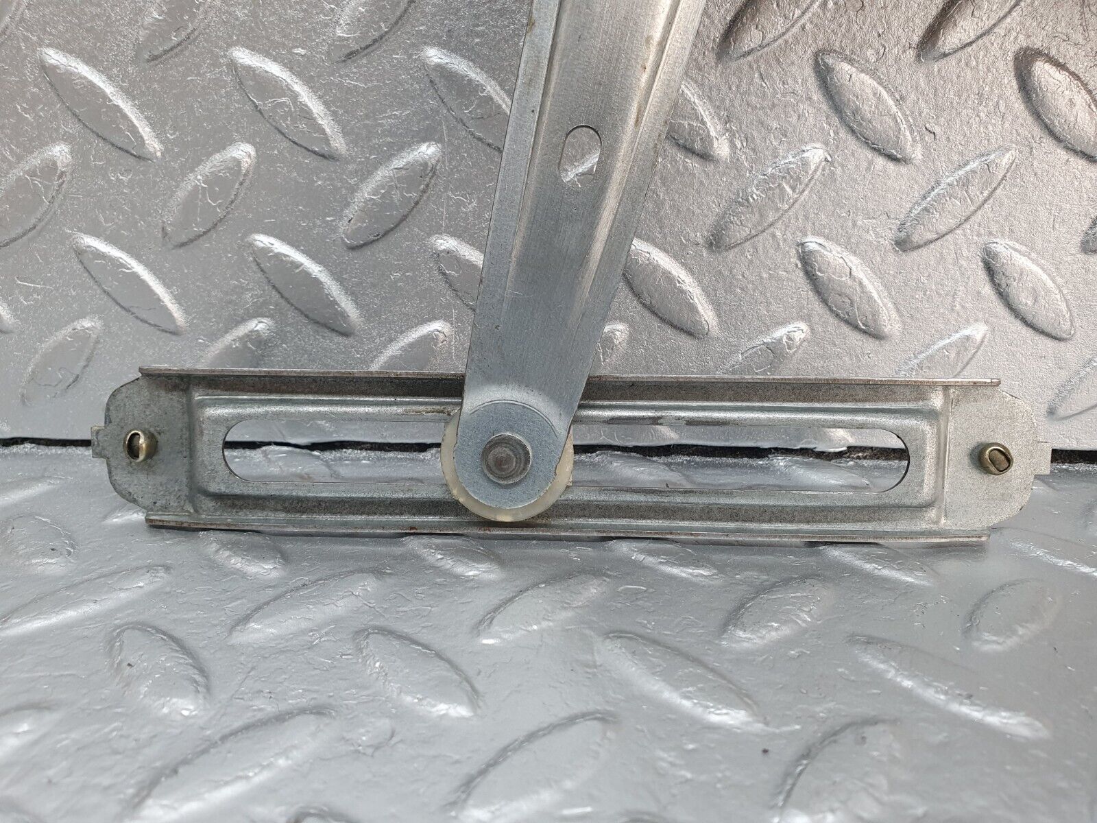 41939 Mercedes-Benz W202 C200 Front Right Power Window Regulator