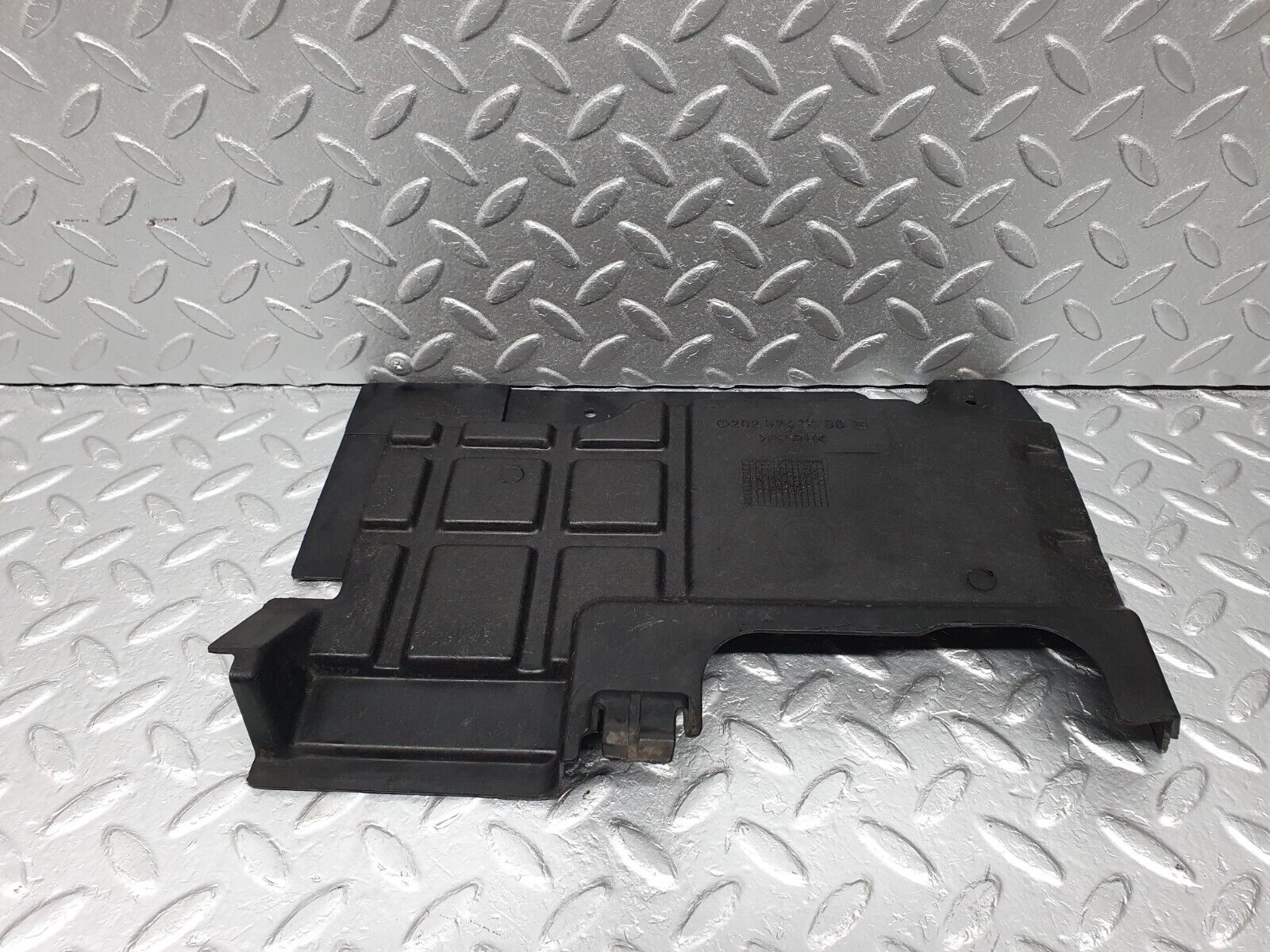 41782 Mercedes-Benz W202 C200 Left Engine Bay Cover Panel 2025241230