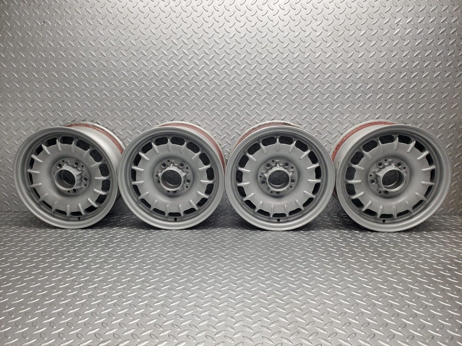 46812 Mercedes-Benz Alloy Wheel Set Mexican Hat 6Jx14H2 ET30 1084000902