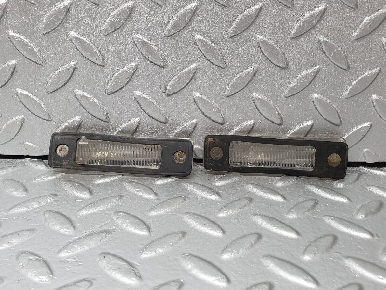 43058 Mercedes-Benz R107 Number Plate Light Lenses