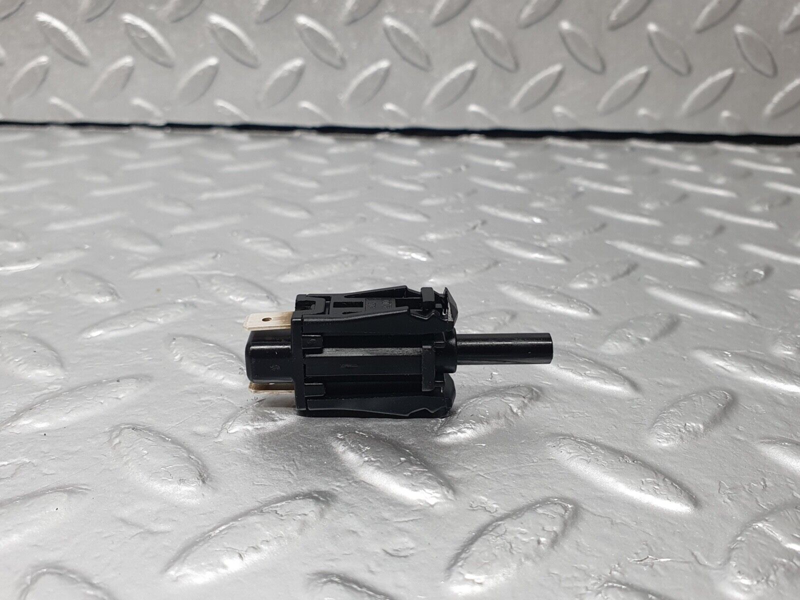 42991 Mercedes-Benz W201 190 Door Contact Switch 0015458714