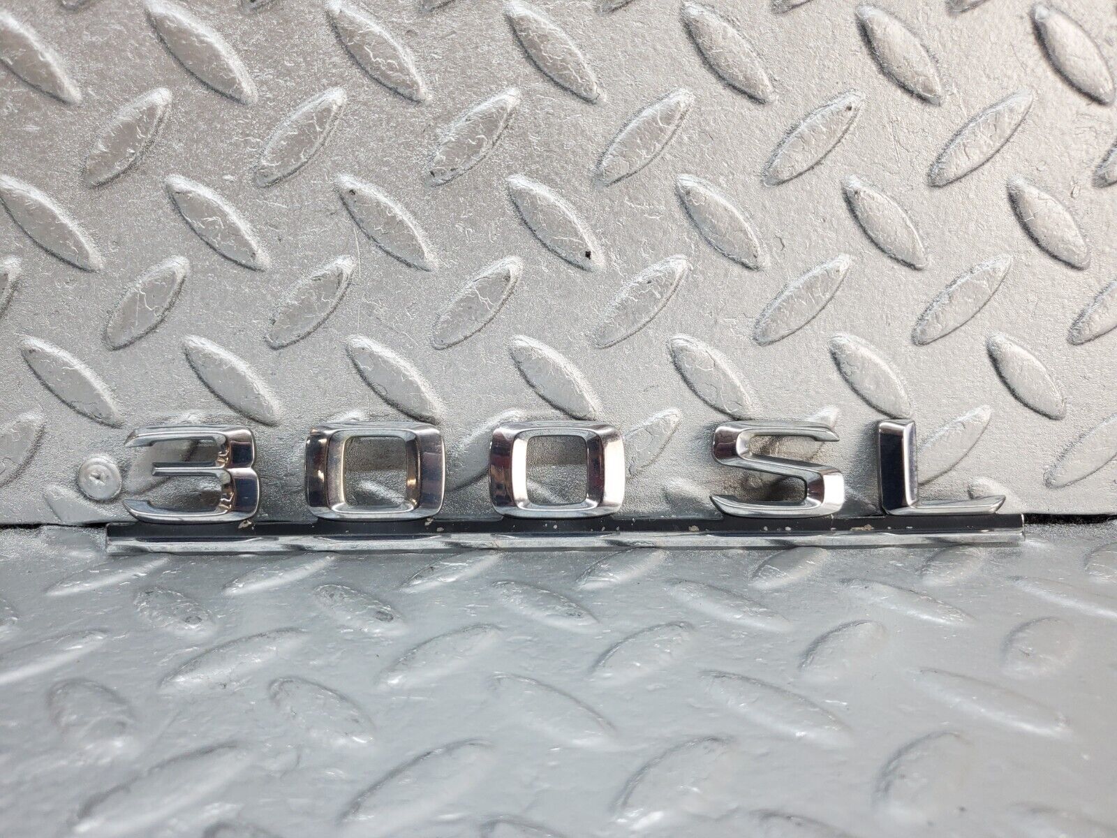 45229 Mercedes-Benz R129 300SL Coupe Trunk Badge Emblem