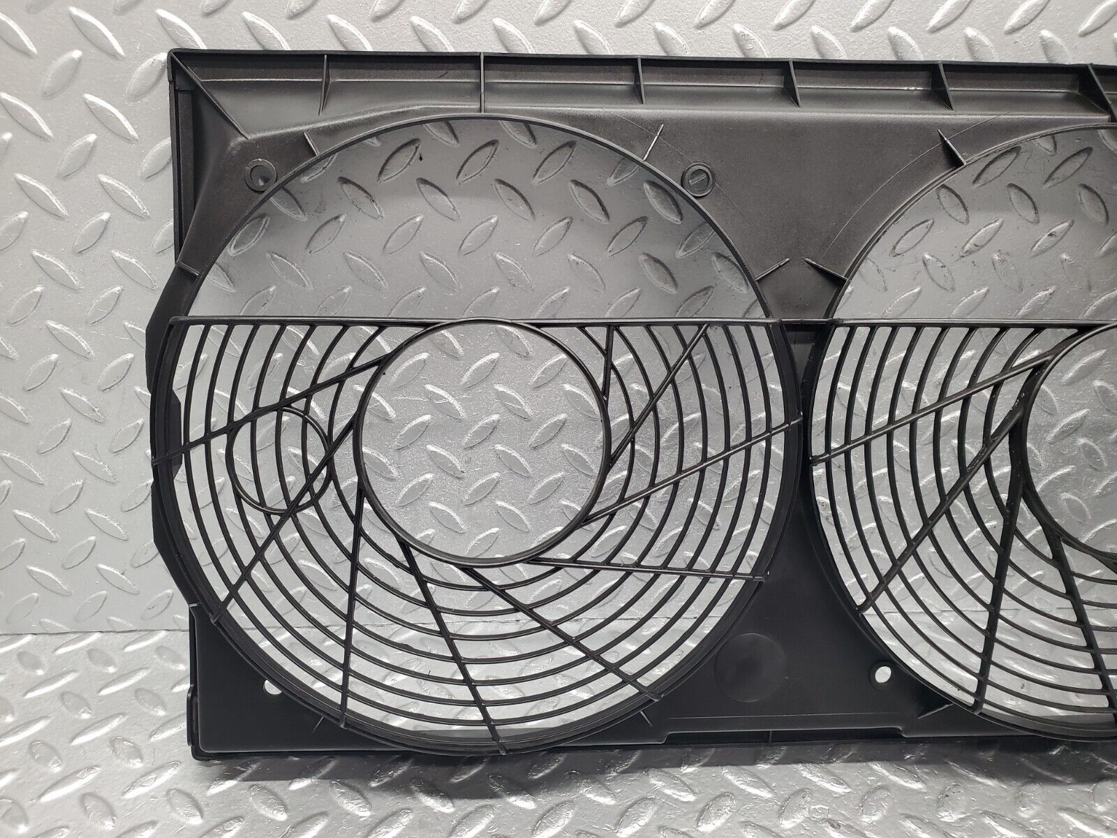 46735 Mercedes-Benz R129 320SL Coupe Radiator Fan Shroud Cover 1295051055