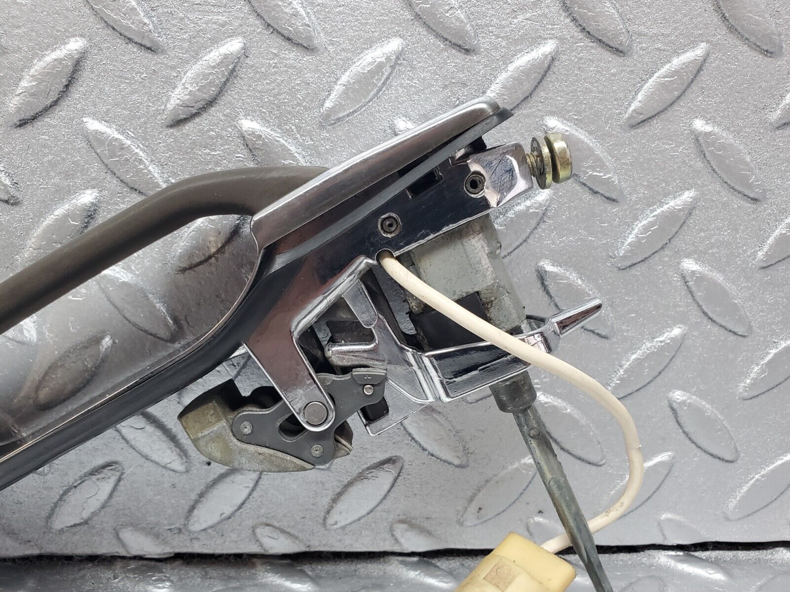 45645 Mercedes-Benz W126 420SE Front Right Door Exterior Handle No Key