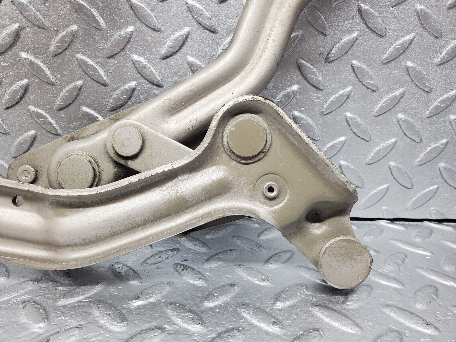 45796 Mercedes-Benz W126 420SE Bonnet Hinge Right Side