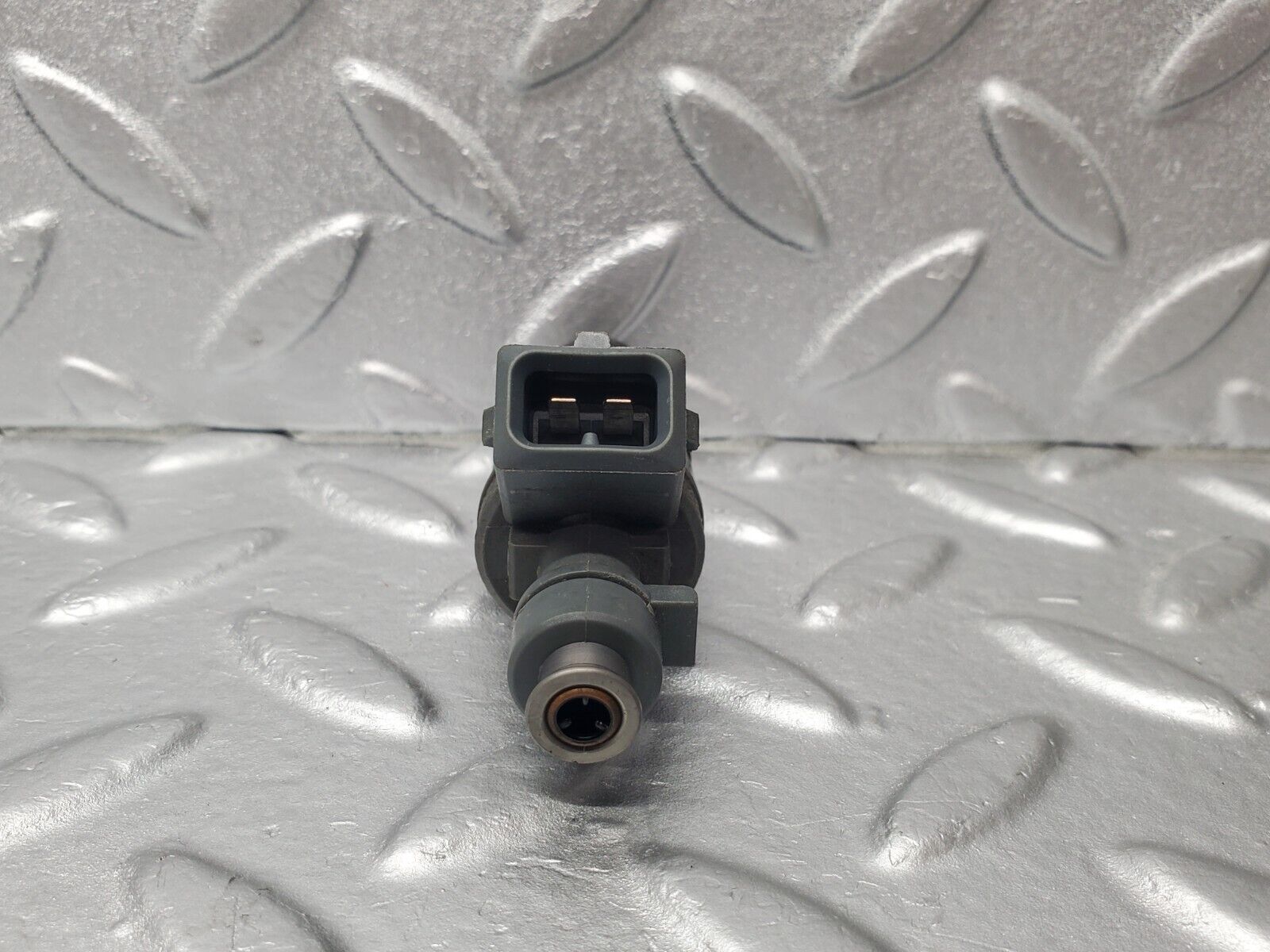 46245 Mercedes-Benz W124 280E Fuel Injector Bosch 0280155209 0000787323