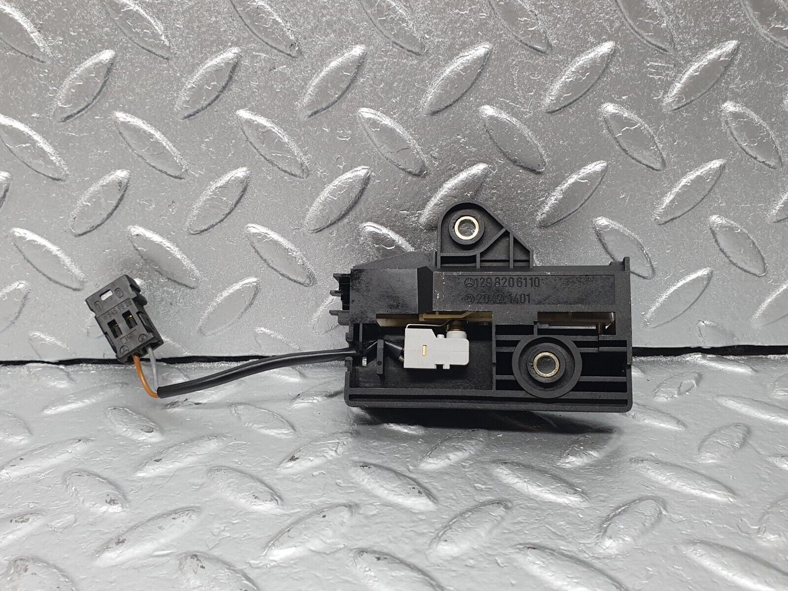 42236 Mercedes-Benz R129 320SL Coupe Roof Limit Switch 1298206110 1298210156