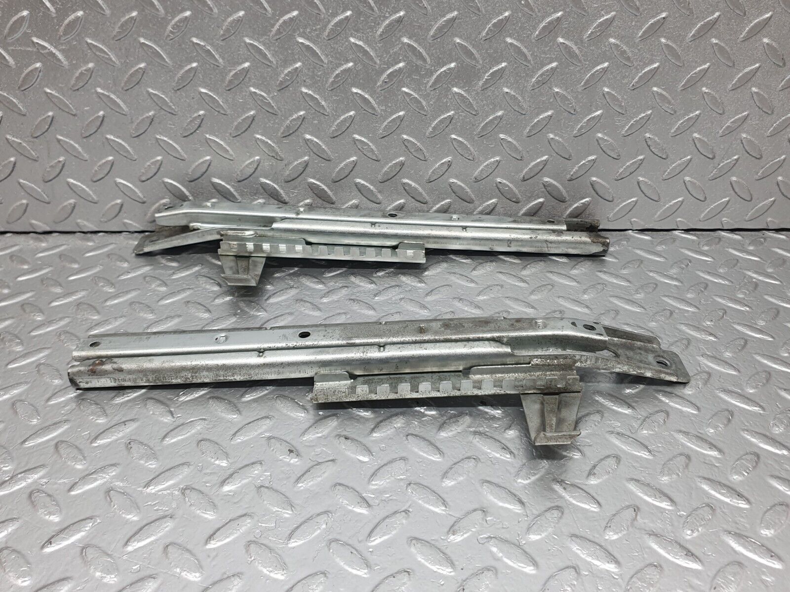 44180 Mercedes-Benz C123 230CE Coupe Front Right Seat Rail Pair