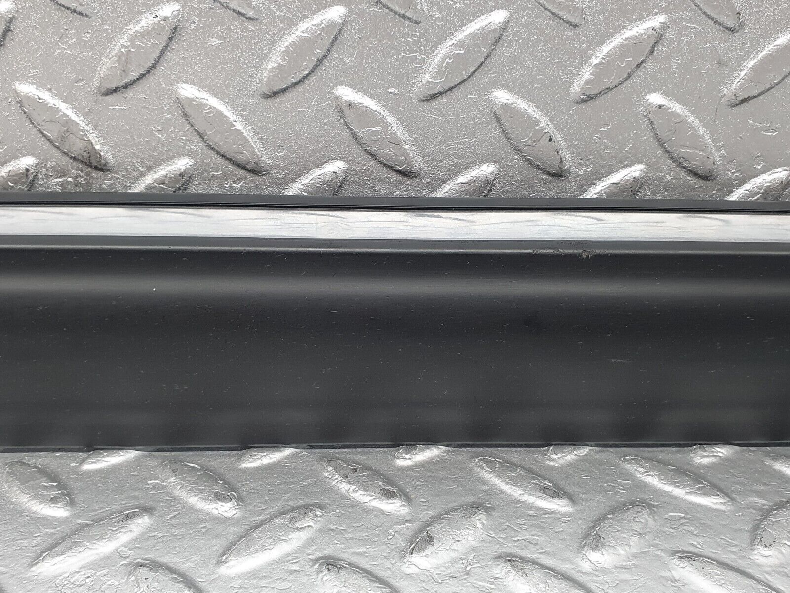 43922 Mercedes-Benz C123 230CE Coupe Left Door Lower Moulding Trim 1236903380