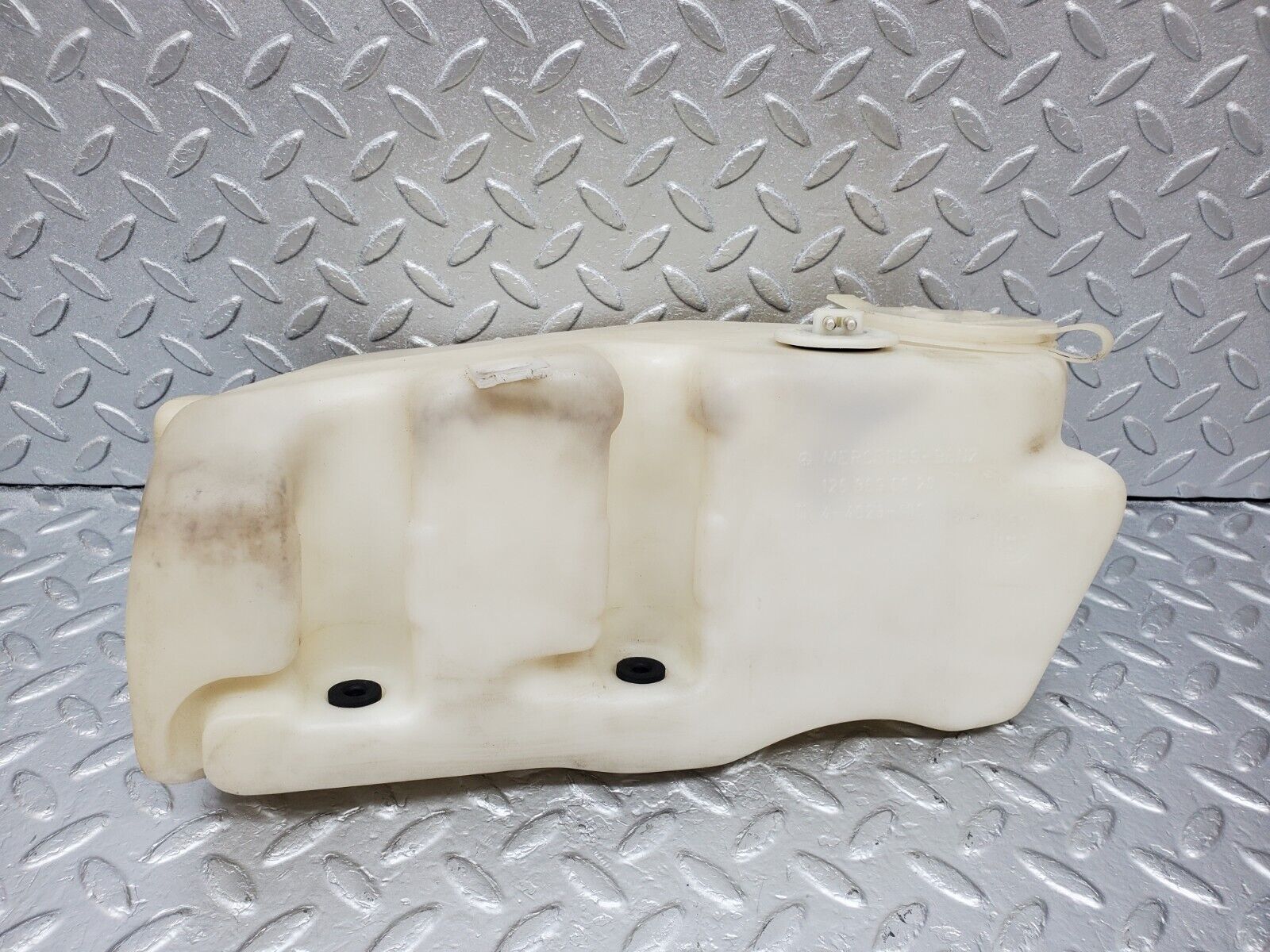 45871 Mercedes-Benz W126 420SE Windscreen Washer Fluid Reservoir 1268690620 1248690072