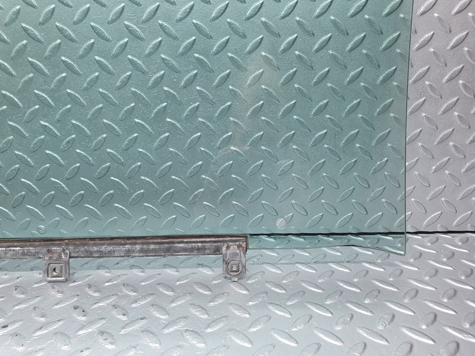 42410 Mercedes-Benz R129 320SL Coupe Right Door Window Glass