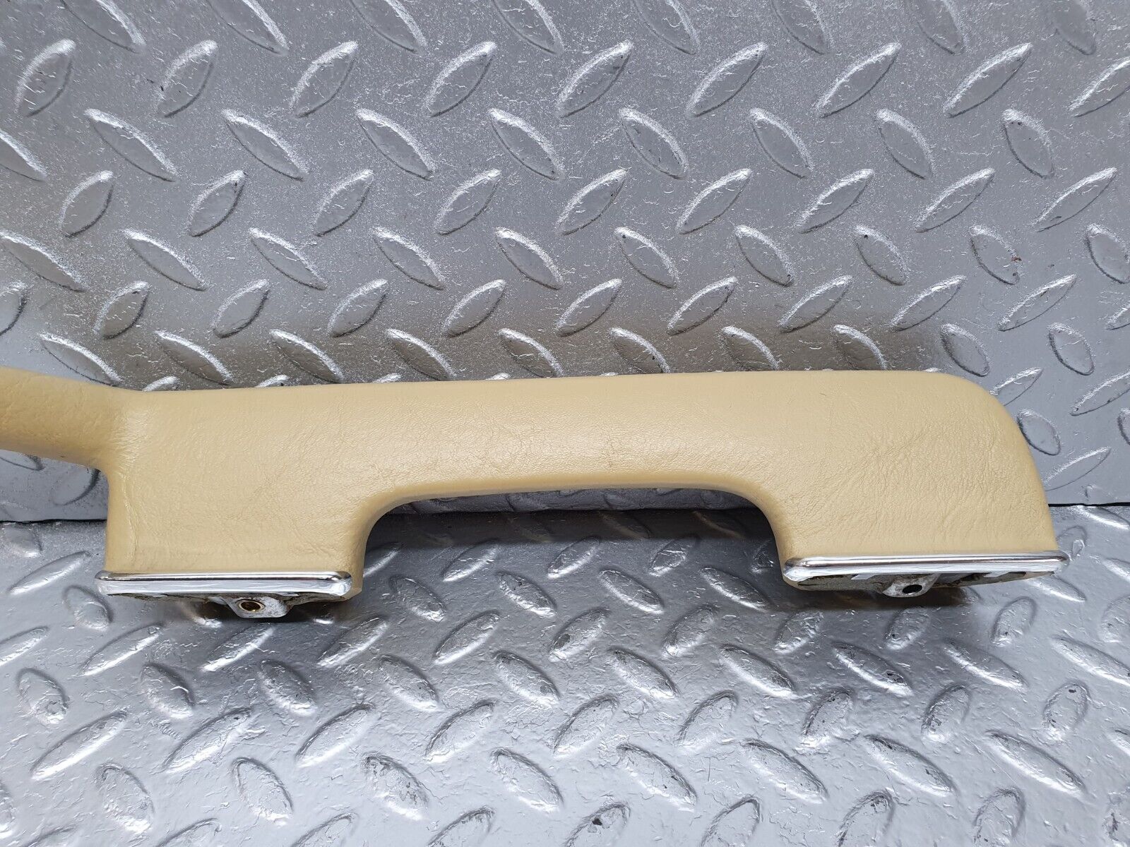 43890 Mercedes-Benz C123 230CE Coupe Front Left Interior Door Handle Beige 1239701701