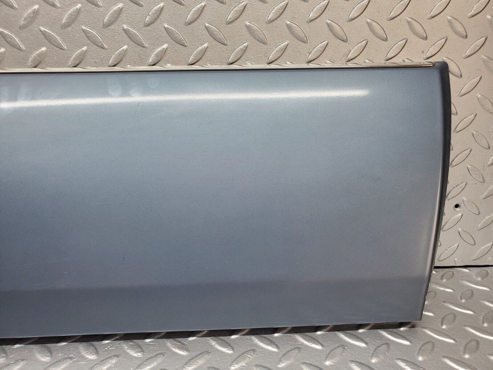 44642 Mercedes-Benz W124 220E Front Right Door Lower Trim 1246901640