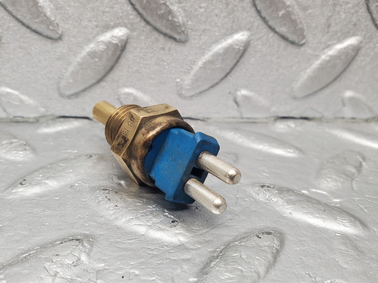 46047 Mercedes-Benz W126 420SE Coolant Temperature Sensor VDO 0085424517