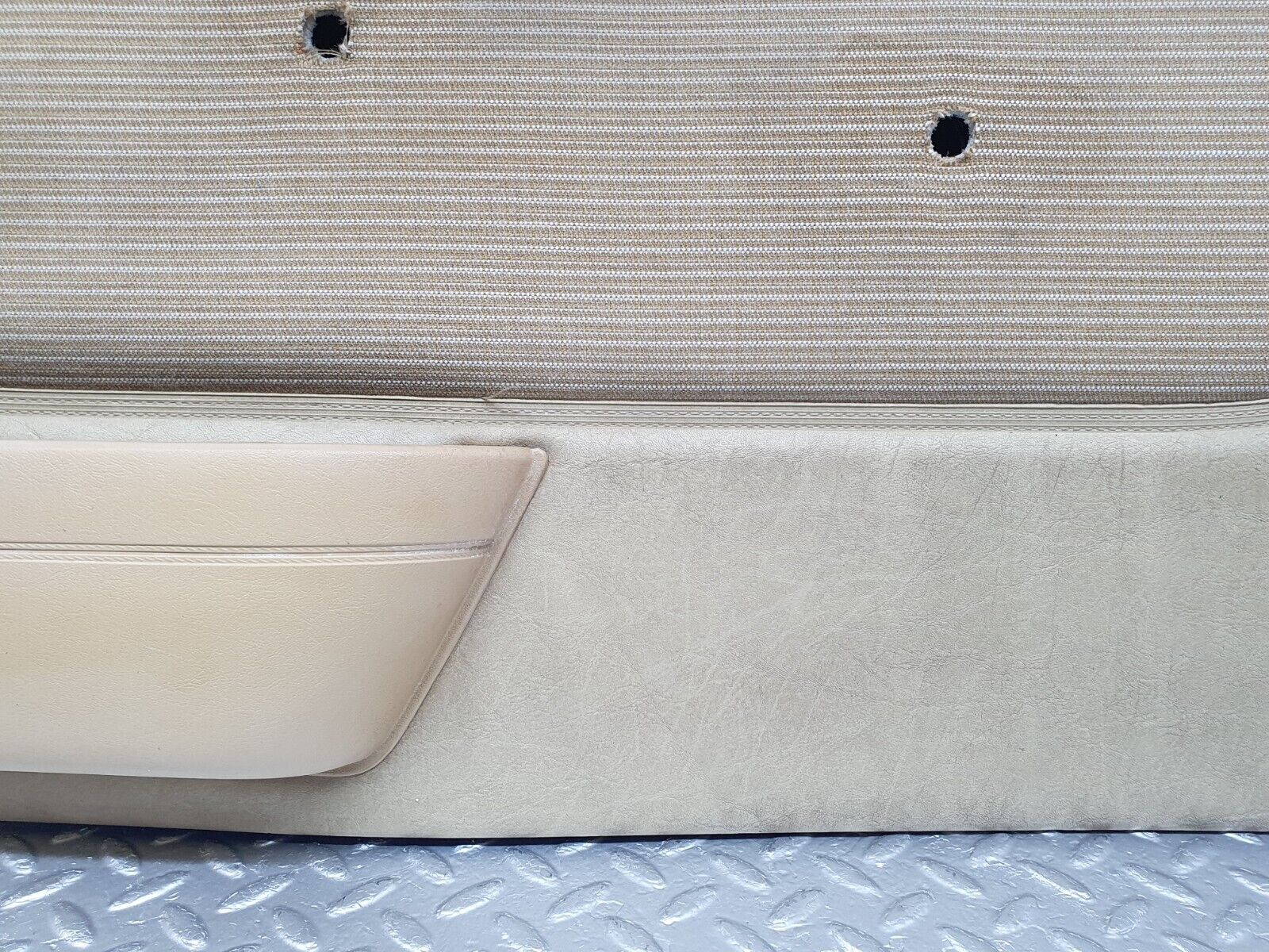 44049 Mercedes-Benz C123 230CE Coupe Right Door Card Beige