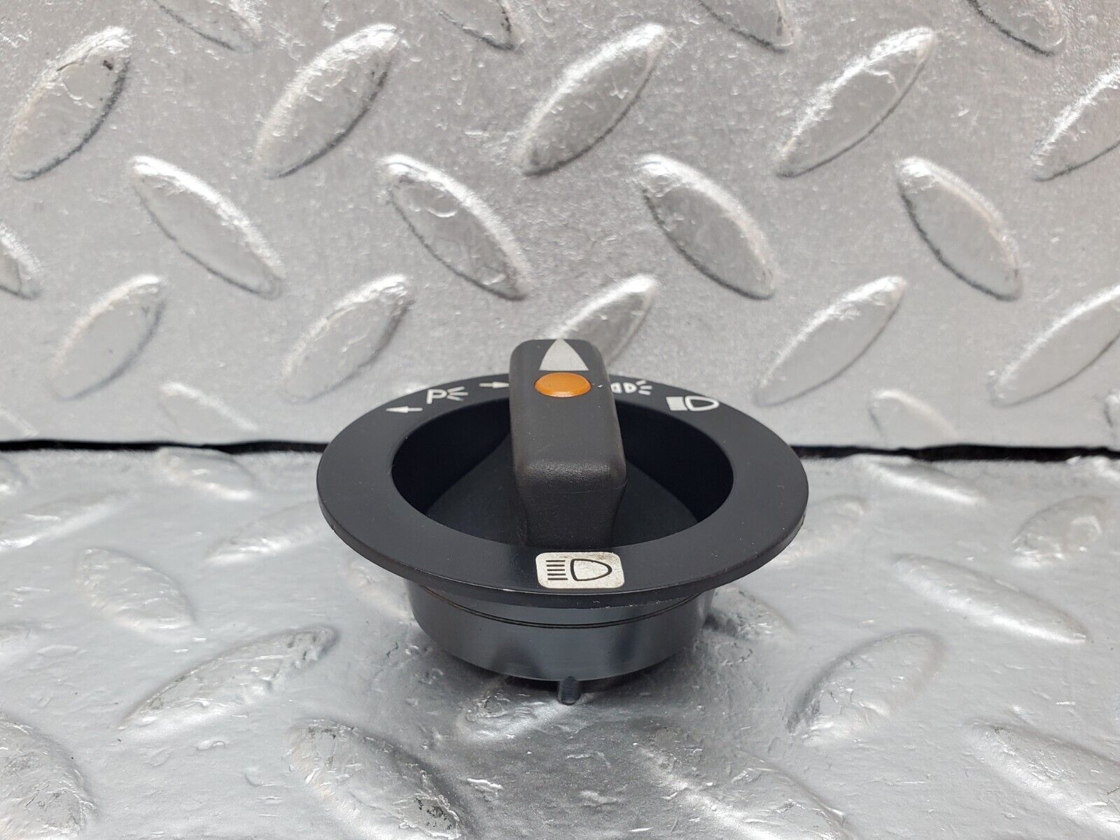 44526 Mercedes-Benz W123 280E Headlight Switch Knob 1075450530