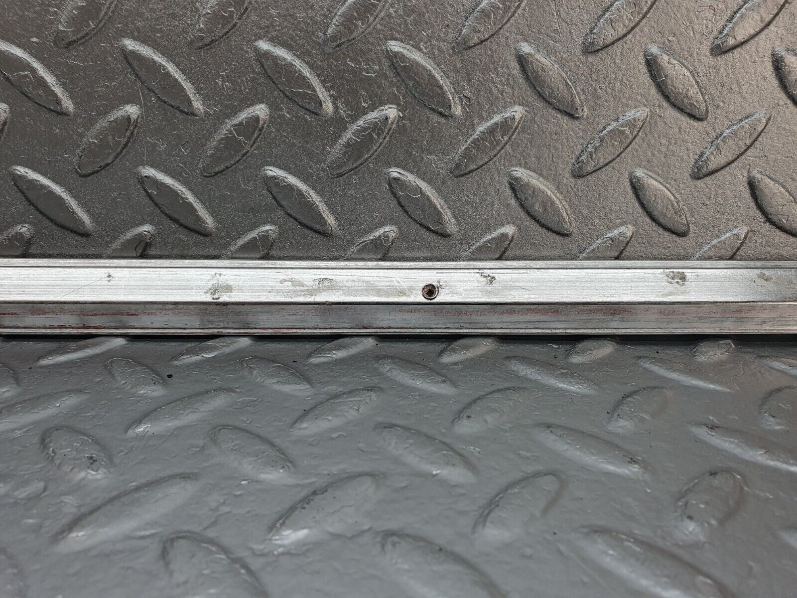 43047 Mercedes-Benz R107 Hardtop Roof Chrome Left Side