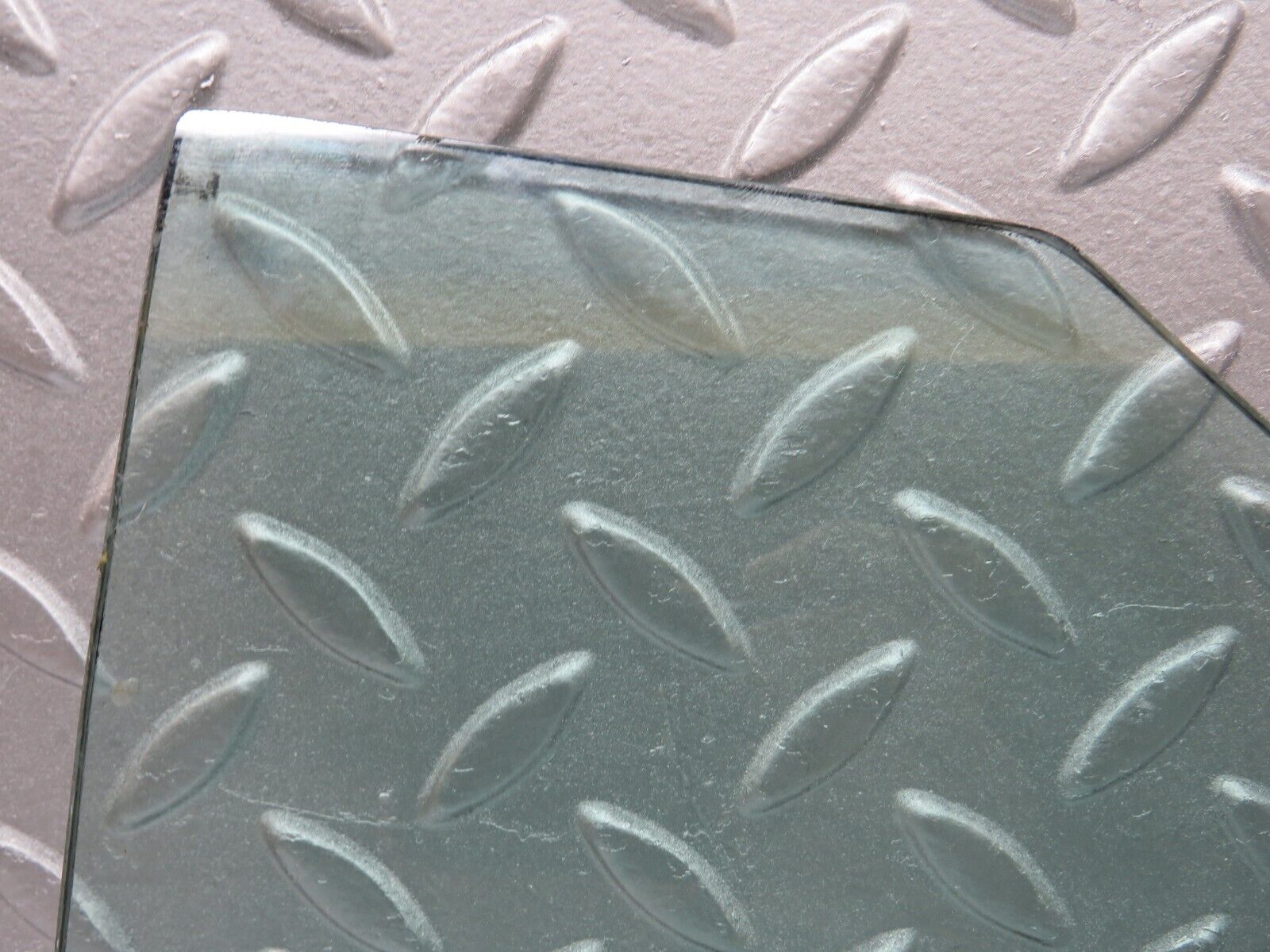 40156 Mercedes-Benz R107 350SL Hardtop Quarter Window Glass Right Side