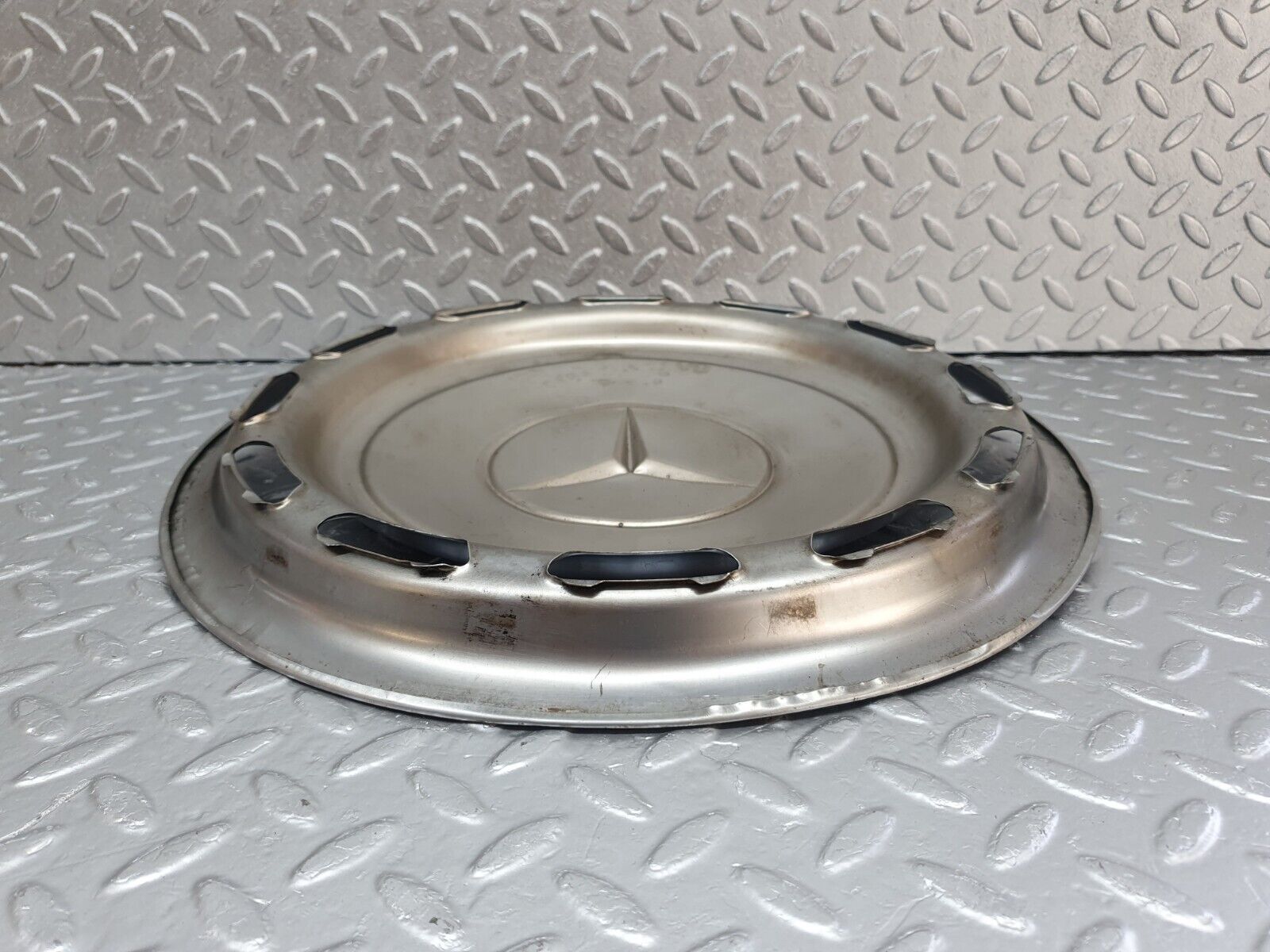 43229 Mercedes-Benz W108 280SE Wheel Hub Cap 14''