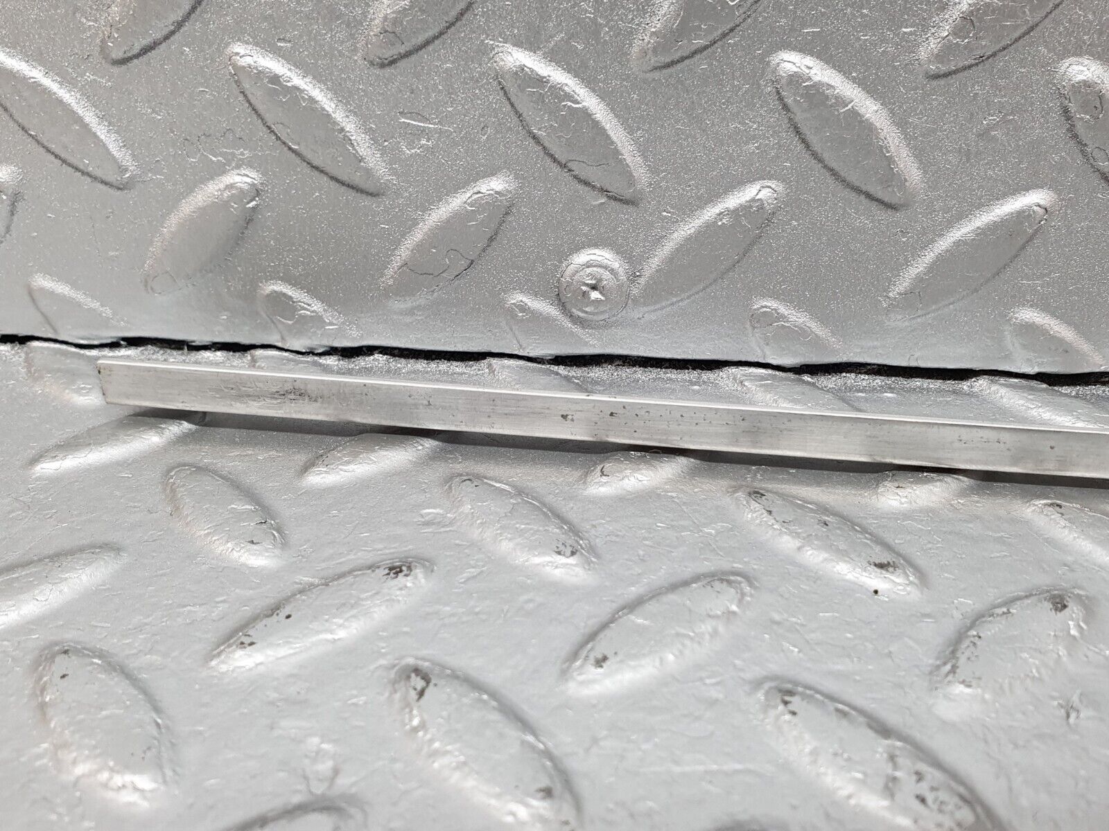 41715 Mercedes-Benz W124 200E Sunroof Chrome Trim