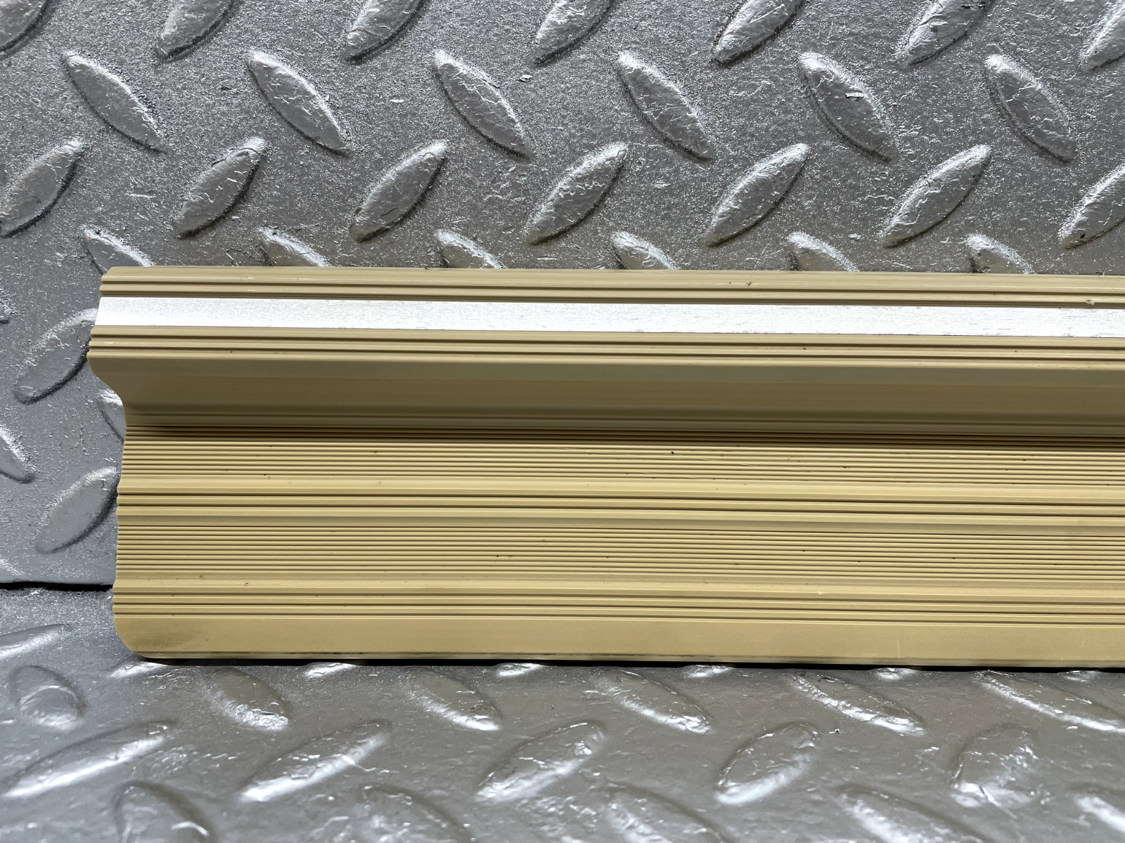 44264 Mercedes-Benz W123 280E Rear Right Door Sill Trim Beige