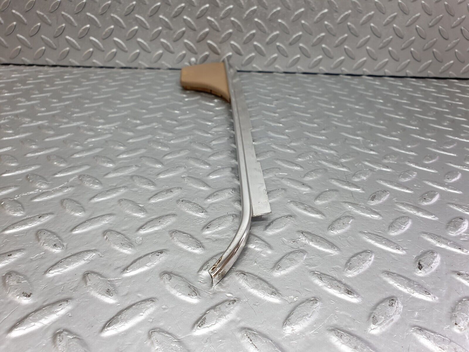 44155 Mercedes-Benz C123 230CE Coupe Seat Belt Presenter Cover Trim Right 1236922022