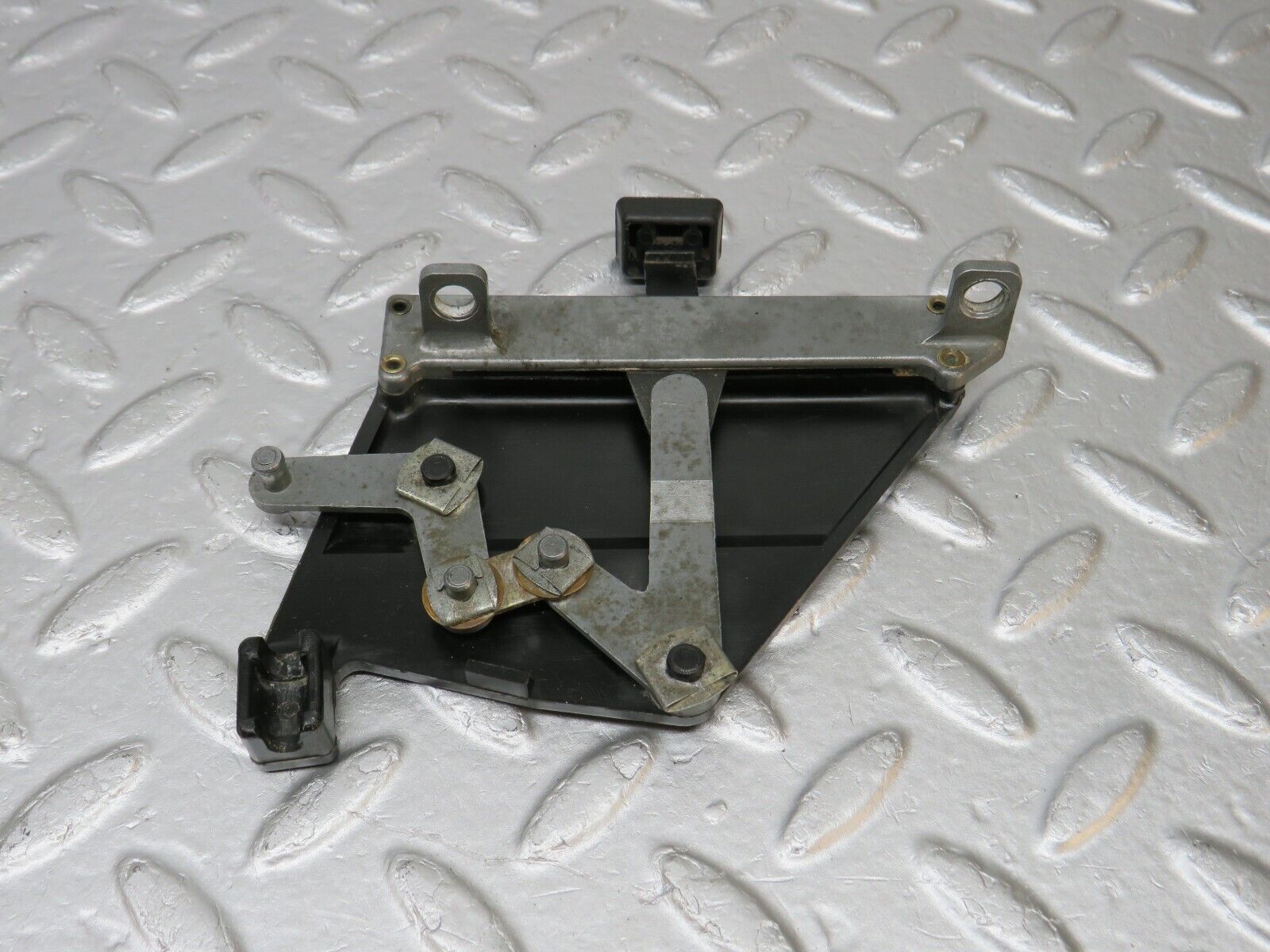 39832 Mercedes-Benz R107 350SL Air Vent Control Lever Right 1078300485