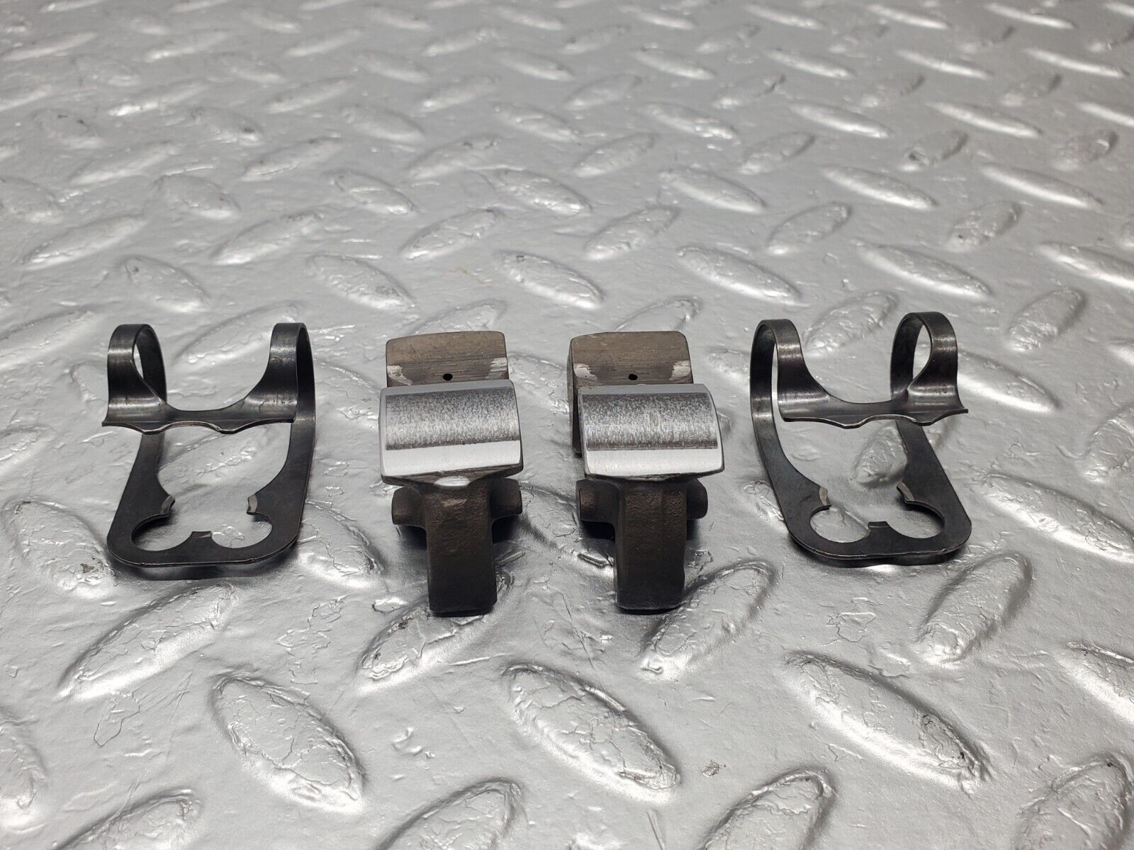 46608 Mercedes-Benz C123 280CE Coupe Valve Rocker Arm With Spring And Tappet