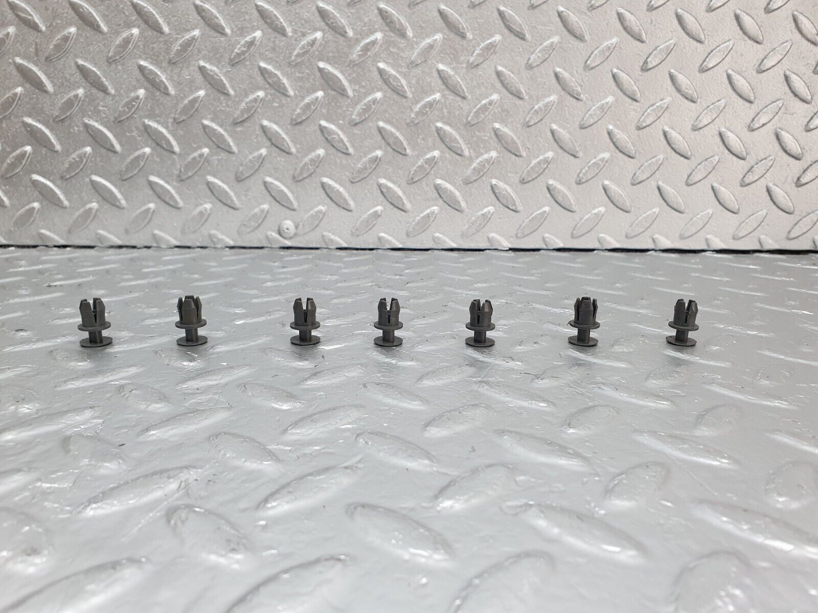 43731 Mercedes-Benz C126 380SEC Coupe Glove Box 1266800291