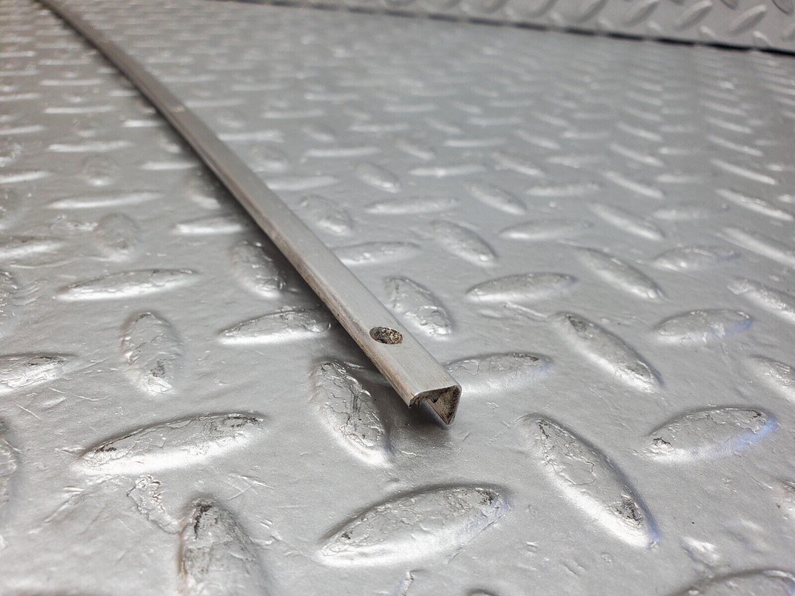 45982 Mercedes-Benz W126 420SE Sunroof Chrome Trim