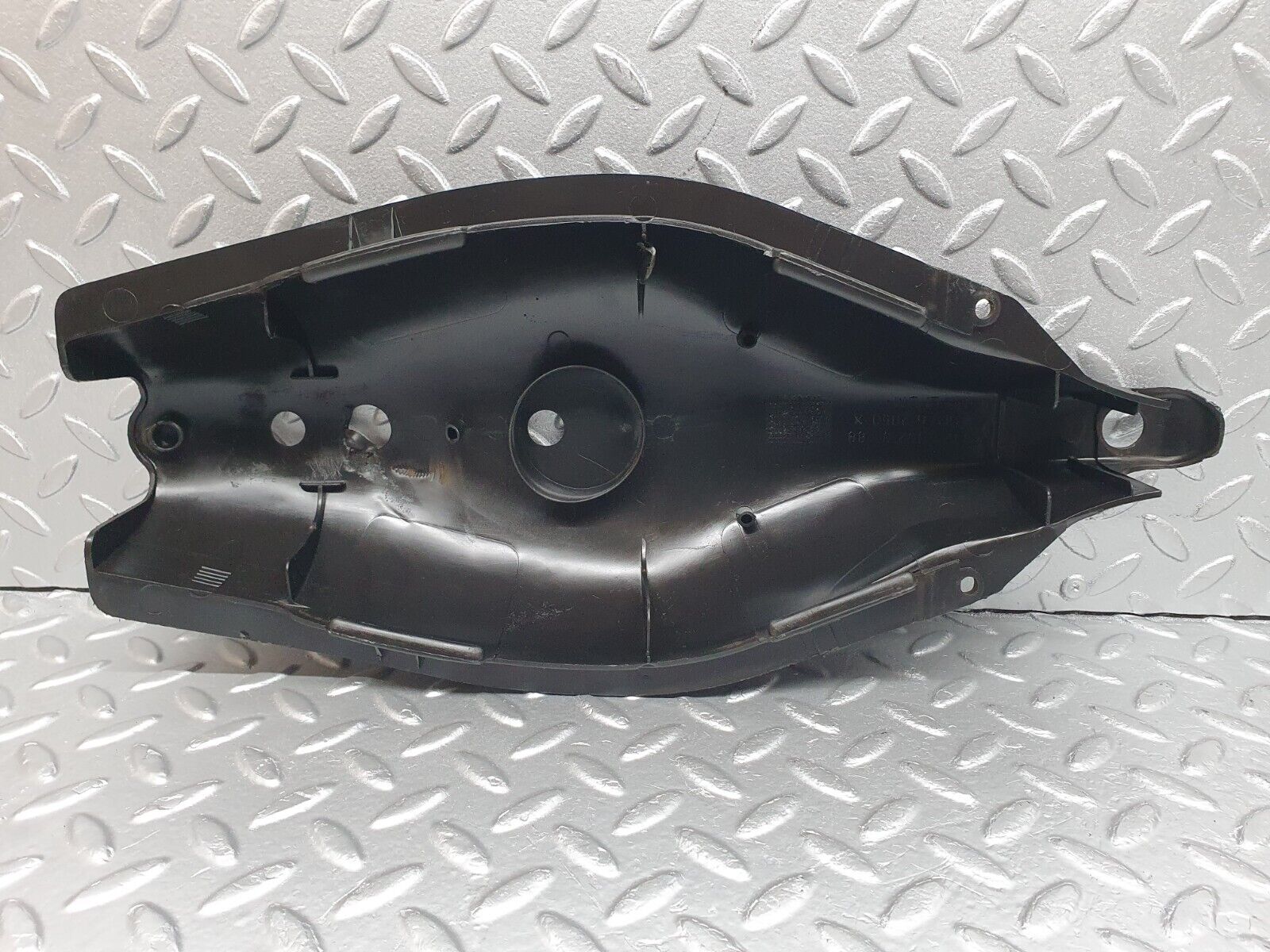 41779 Mercedes-Benz W202 C200 Rear Control Arm Cover 2x 1293520189 1293520188