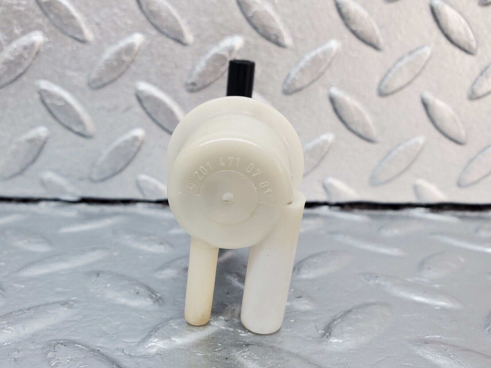 45678 Mercedes-Benz W126 420SE Fuel Vapor Valve 2014710781