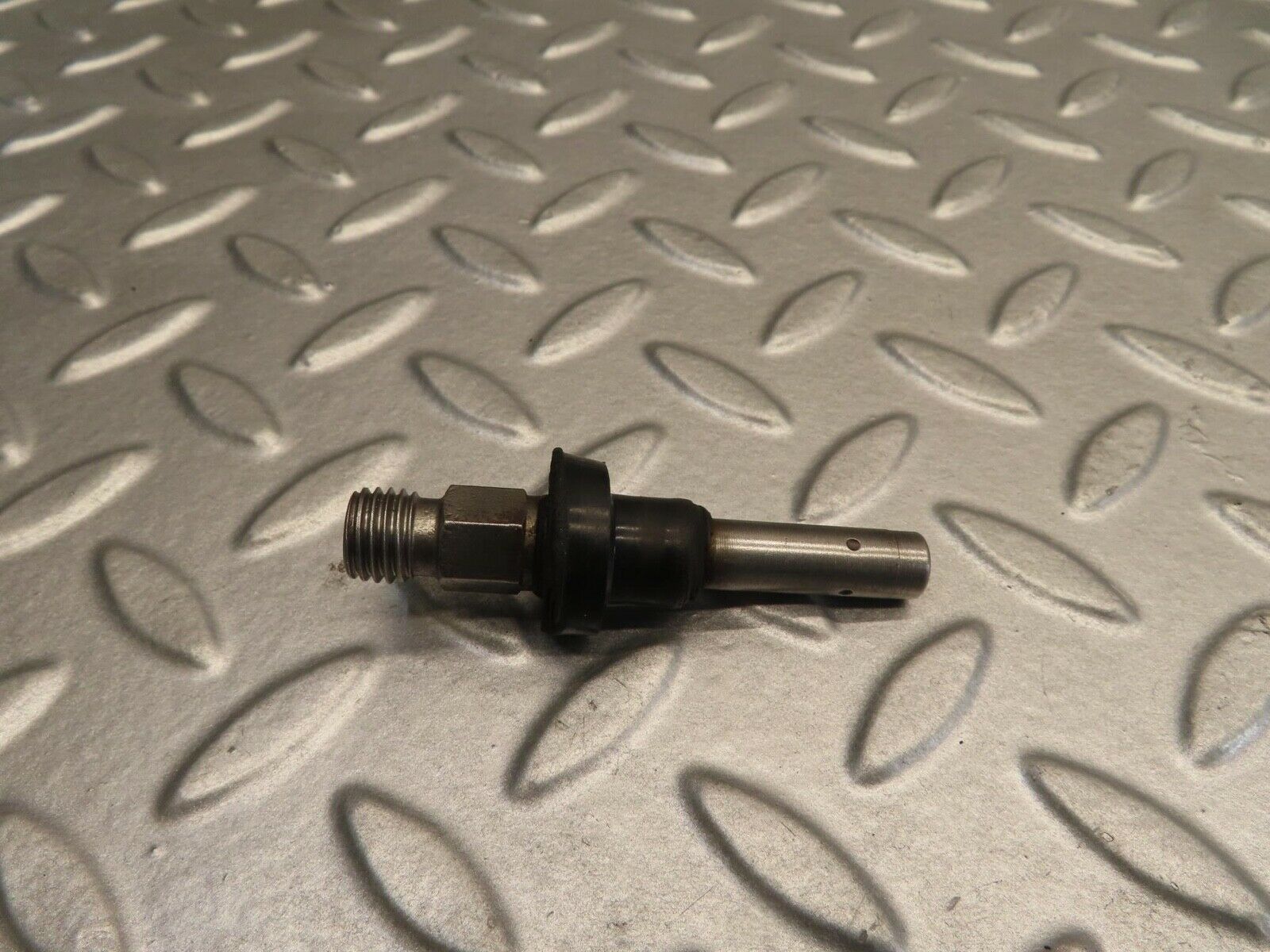 11734 Mercedes-Benz R107 450SL Fuel Injector Bosch