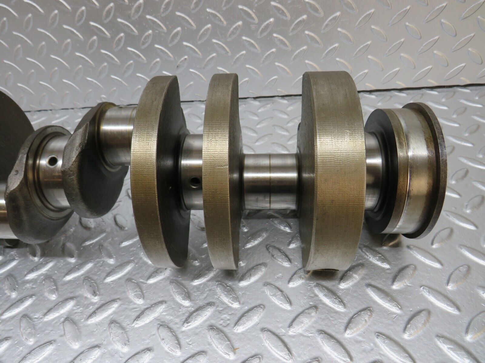 33047 Mercedes-Benz C107 R107 350 V8 Crankshaft 1160311001