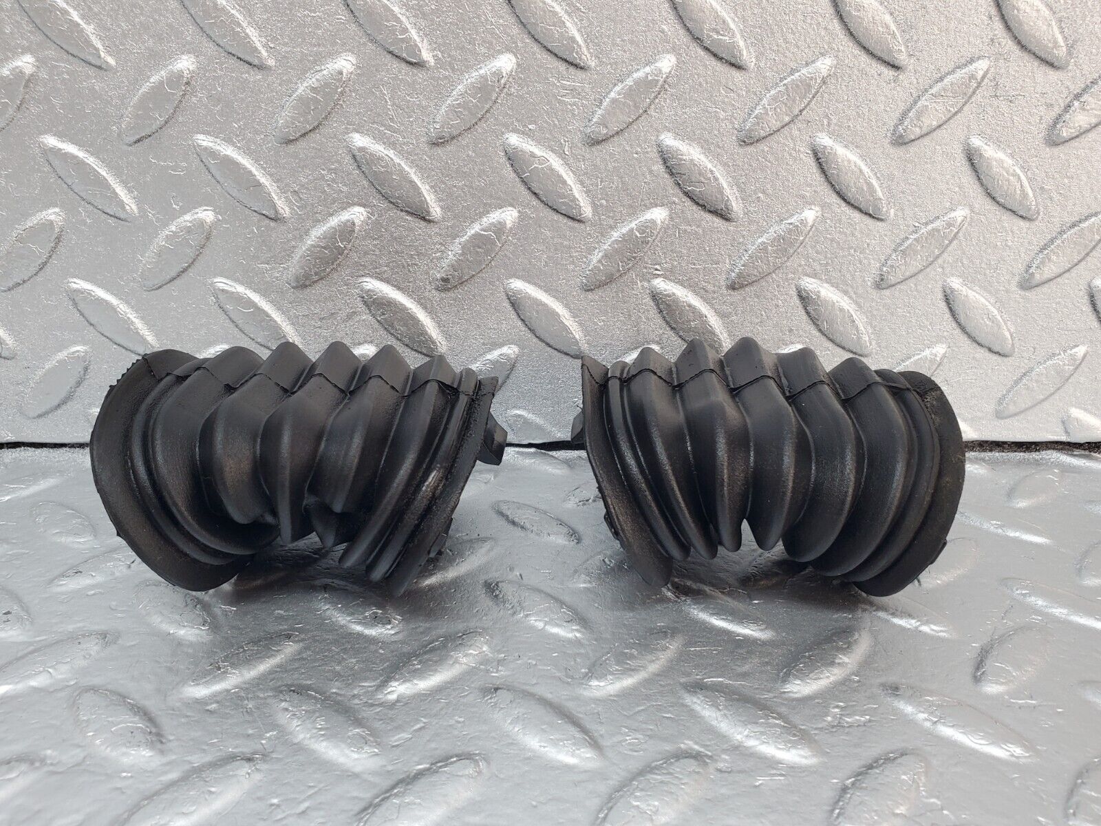 45681 Mercedes-Benz W126 420SE Rear Door Wire Protector Rubber 1268210597