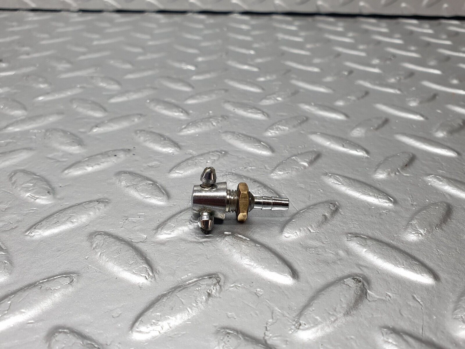 43382 Mercedes-Benz W108 280SE Windscreen Washer Nozzle